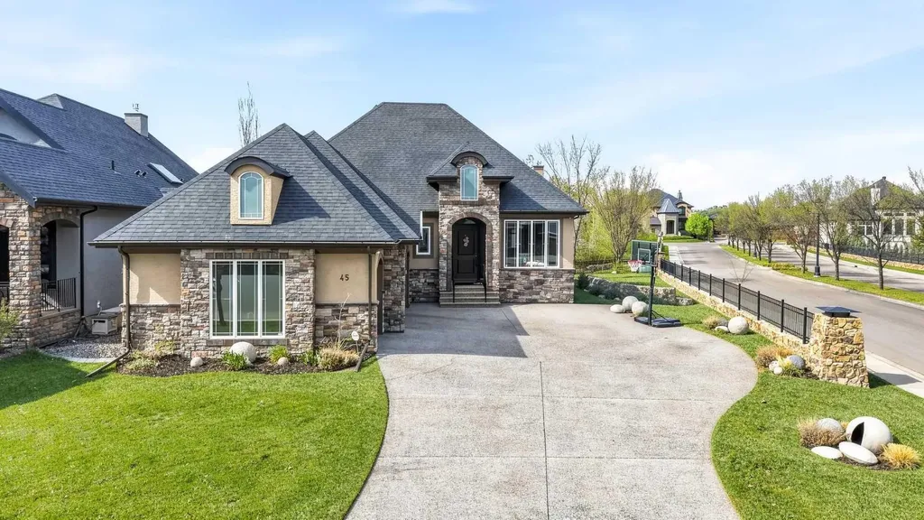 45 Cranbrook Heights SE Calgary AB T3M 1W5