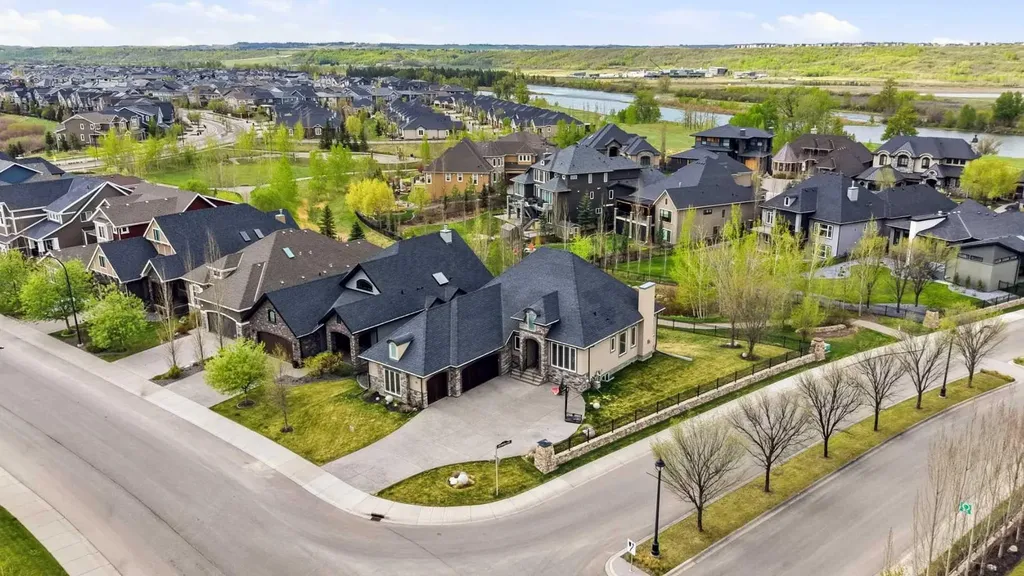 45 Cranbrook Heights SE Calgary AB T3M 1W5