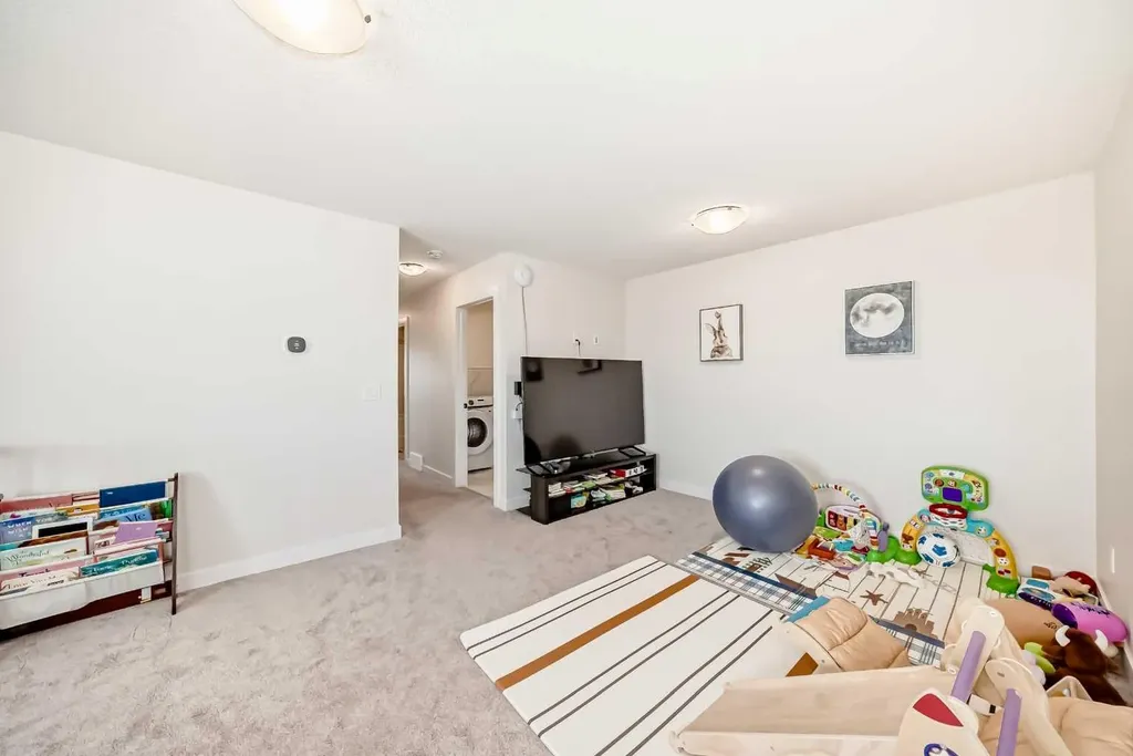 10 Verity Landing SW Calgary AB T2Y 0T1