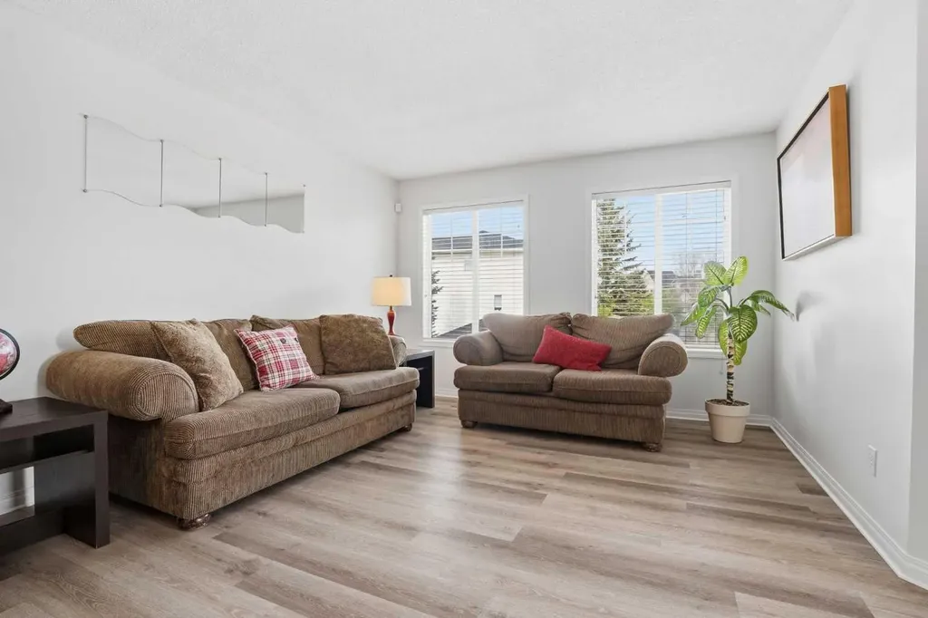 62 Country Hills Cove NW Calgary AB T3K 5G7