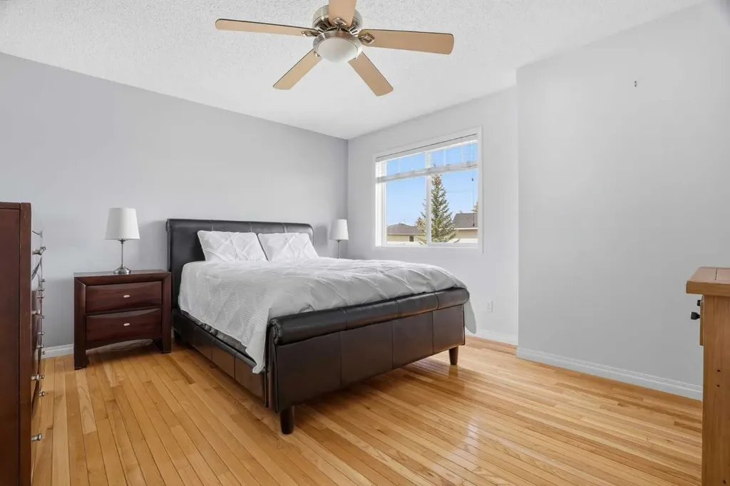 62 Country Hills Cove NW Calgary AB T3K 5G7