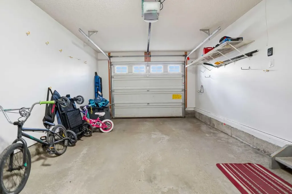 62 Country Hills Cove NW Calgary AB T3K 5G7
