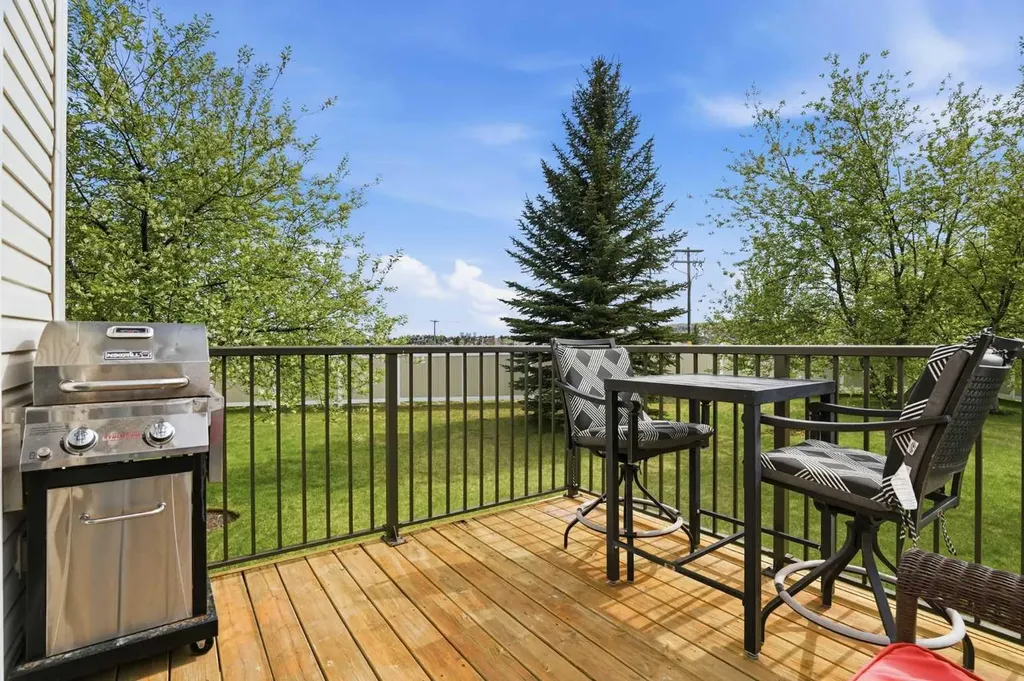 62 Country Hills Cove NW Calgary AB T3K 5G7
