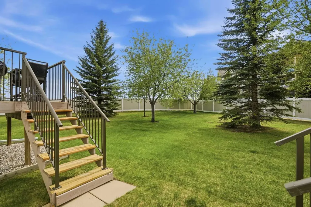 62 Country Hills Cove NW Calgary AB T3K 5G7