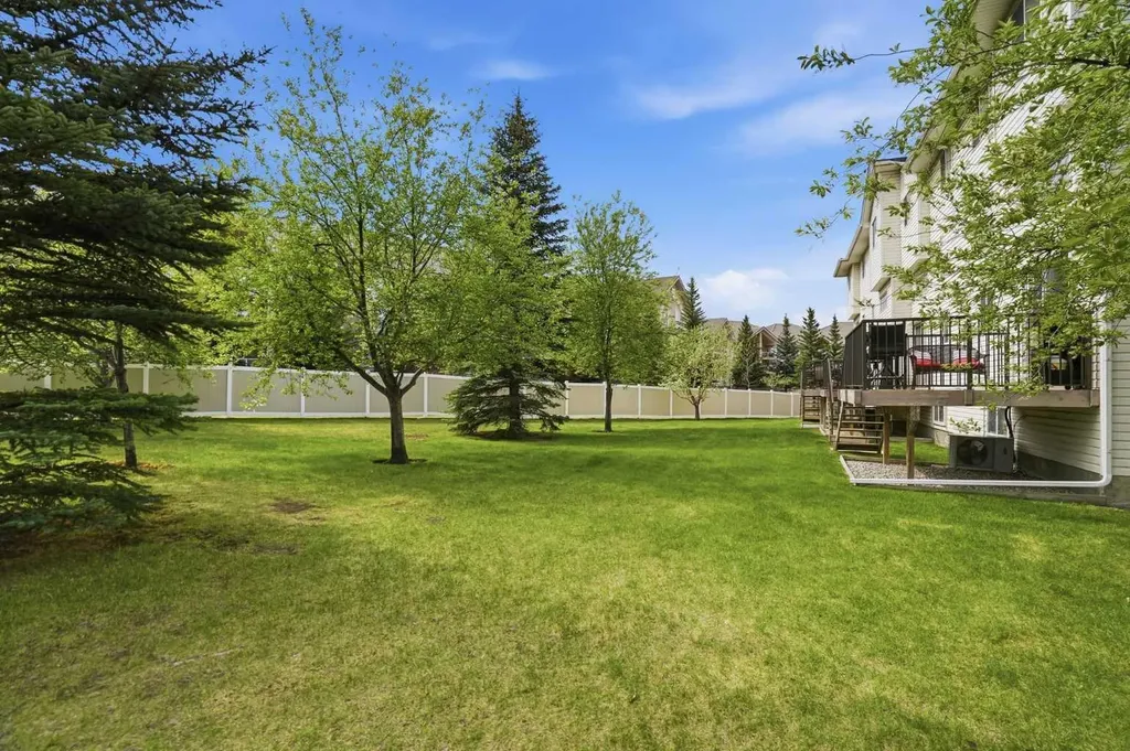 62 Country Hills Cove NW Calgary AB T3K 5G7
