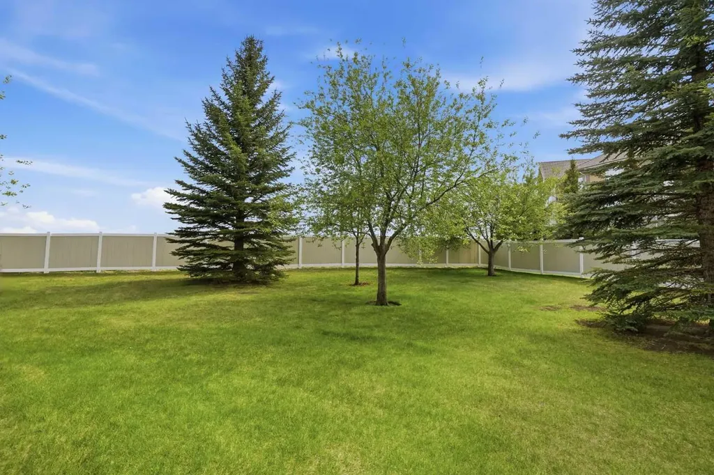 62 Country Hills Cove NW Calgary AB T3K 5G7