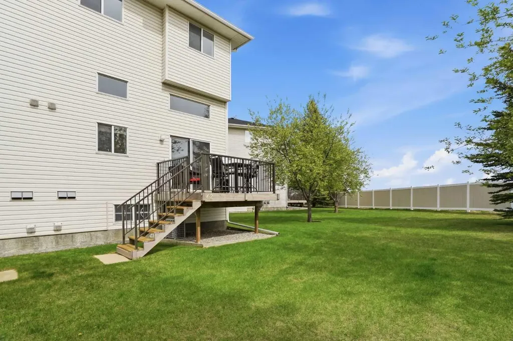 62 Country Hills Cove NW Calgary AB T3K 5G7