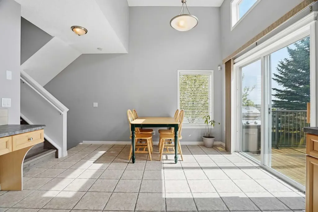 62 Country Hills Cove NW Calgary AB T3K 5G7