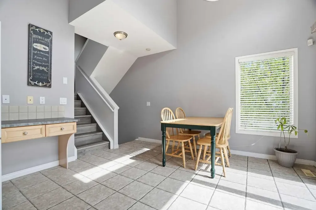 62 Country Hills Cove NW Calgary AB T3K 5G7