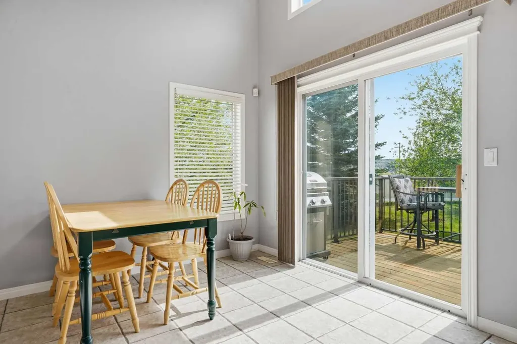 62 Country Hills Cove NW Calgary AB T3K 5G7