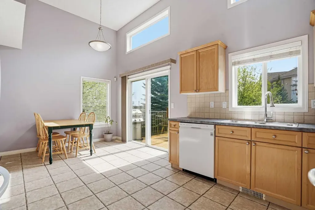 62 Country Hills Cove NW Calgary AB T3K 5G7