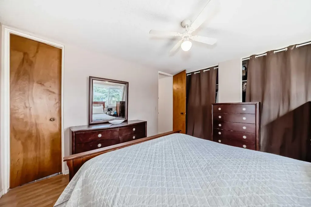 5132 Marian Way NE Calgary AB T2A 2Y4