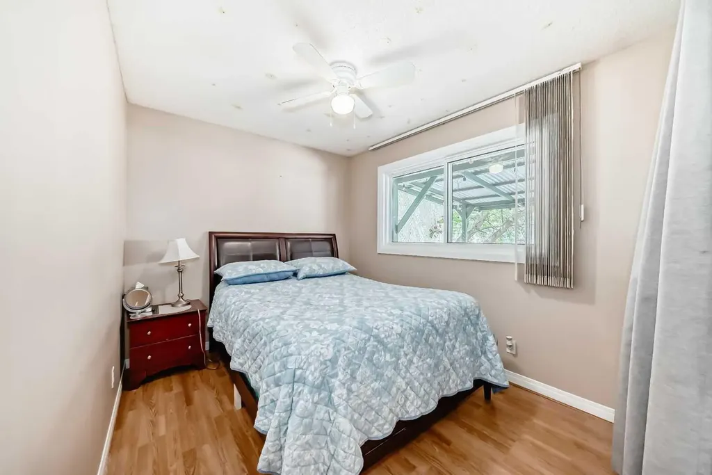 5132 Marian Way NE Calgary AB T2A 2Y4