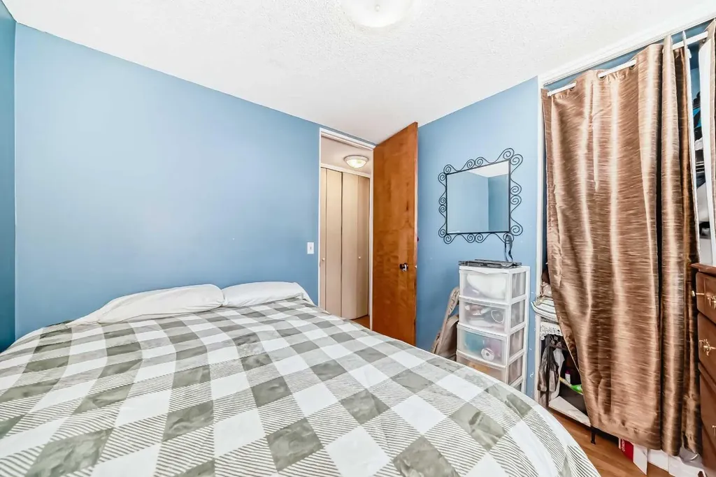 5132 Marian Way NE Calgary AB T2A 2Y4