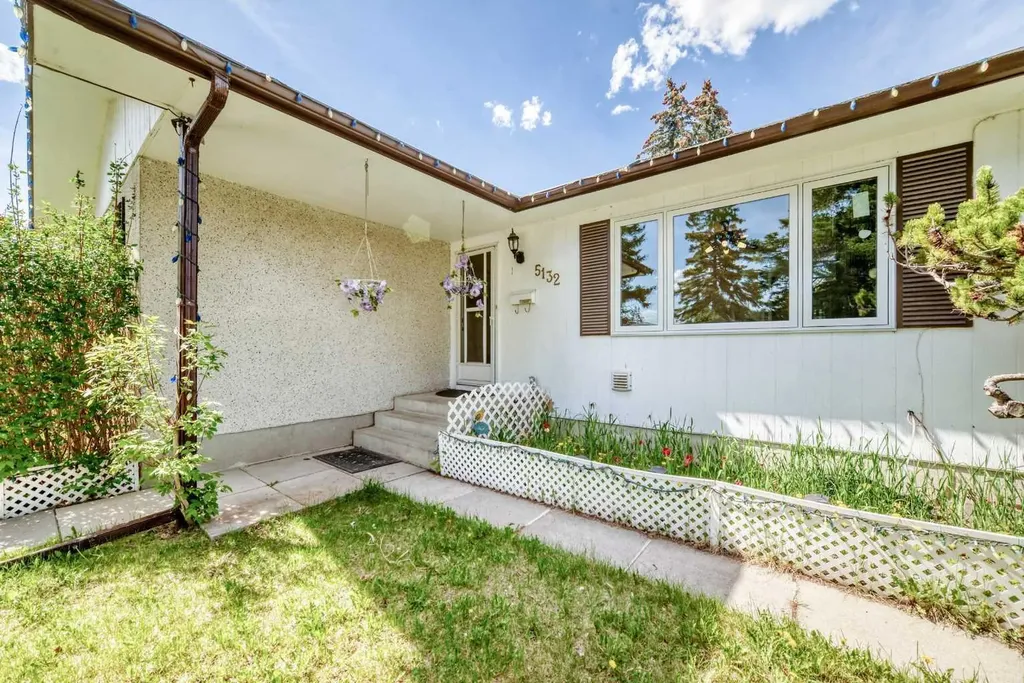 5132 Marian Way NE Calgary AB T2A 2Y4
