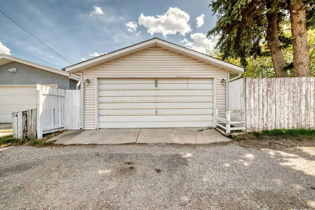 5132 Marian Way NE Calgary AB T2A 2Y4
