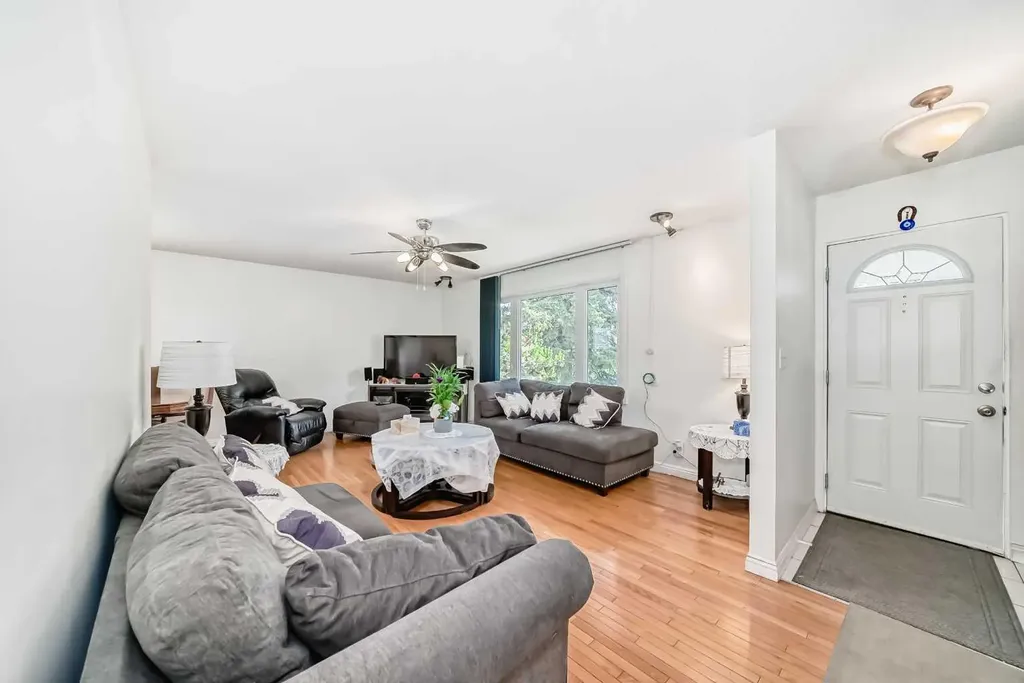 5132 Marian Way NE Calgary AB T2A 2Y4