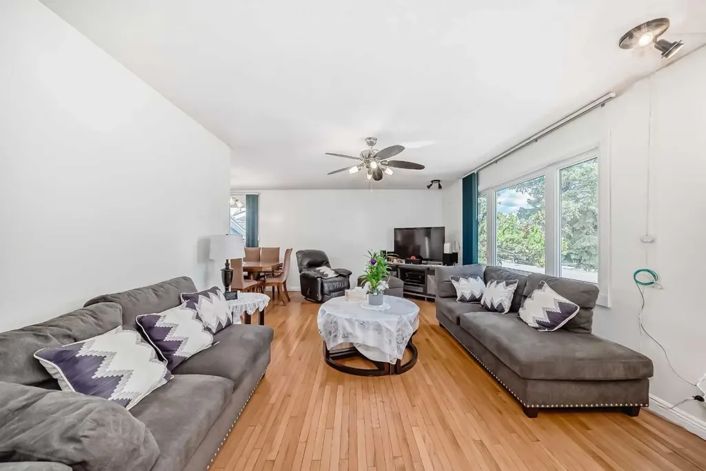 5132 Marian Way NE Calgary AB T2A 2Y4