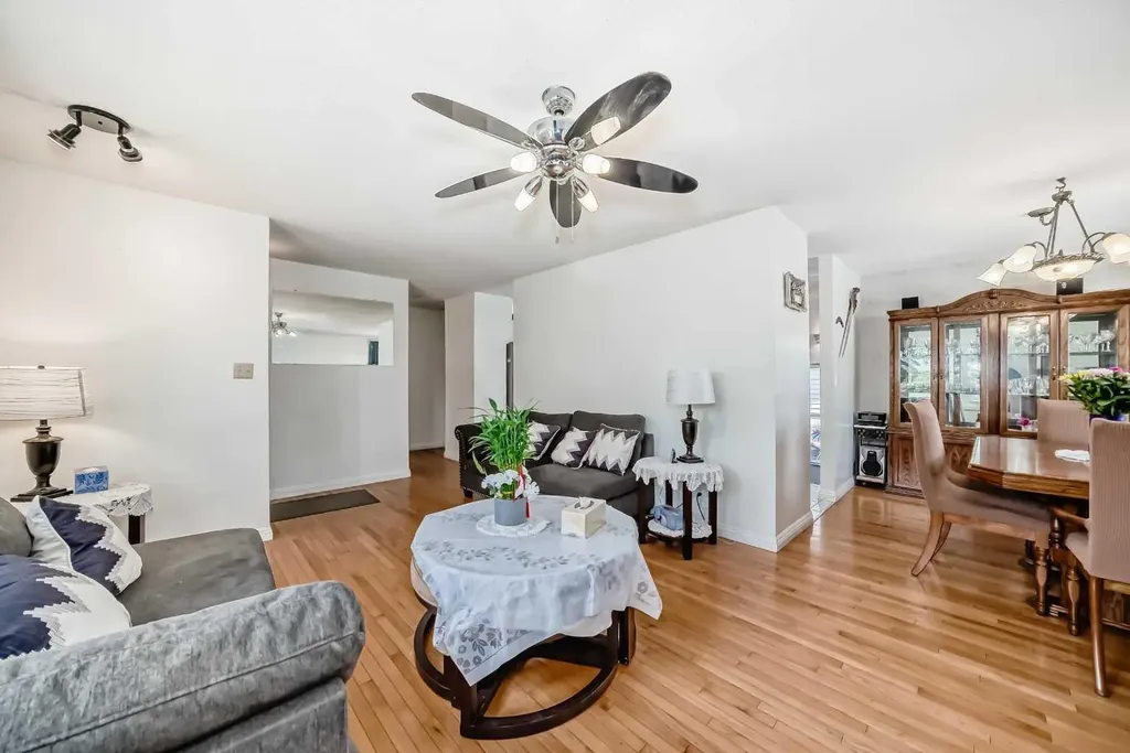 5132 Marian Way NE Calgary AB T2A 2Y4