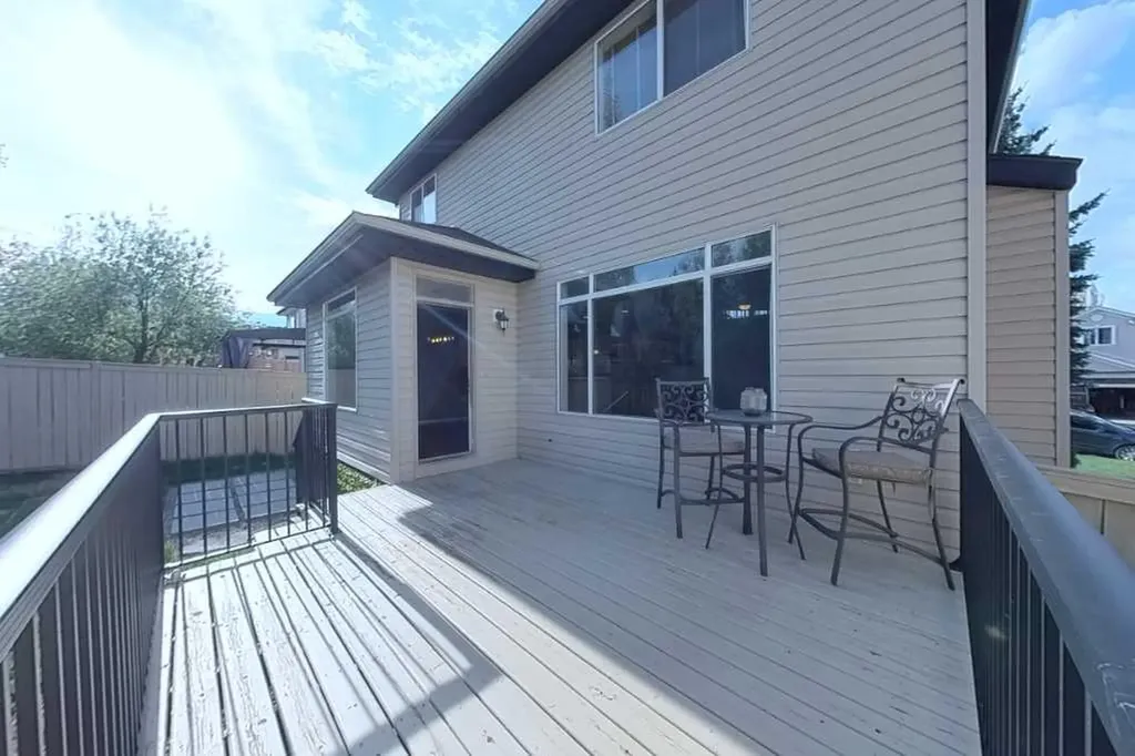 39 Simcoe Terrace SW Calgary AB T3H 4S3