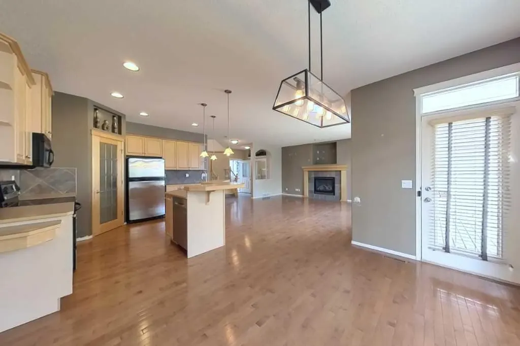 39 Simcoe Terrace SW Calgary AB T3H 4S3
