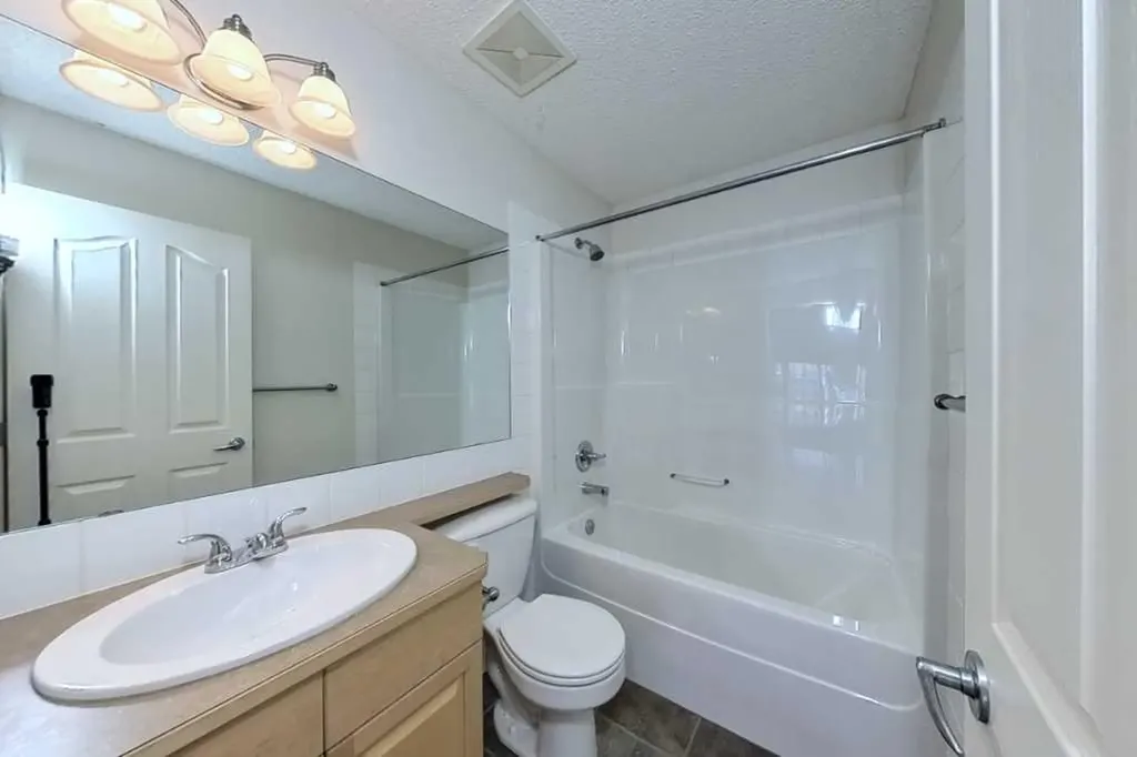 39 Simcoe Terrace SW Calgary AB T3H 4S3