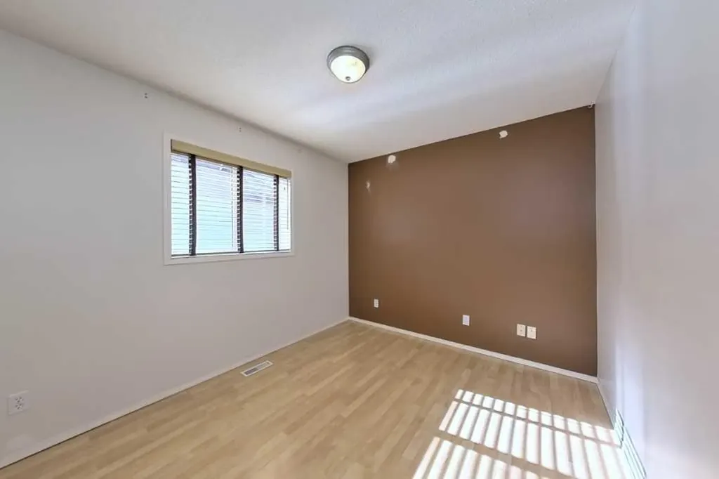 39 Simcoe Terrace SW Calgary AB T3H 4S3