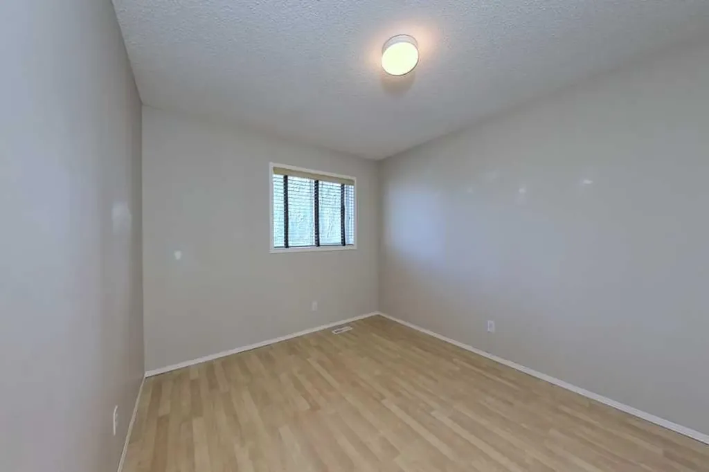 39 Simcoe Terrace SW Calgary AB T3H 4S3