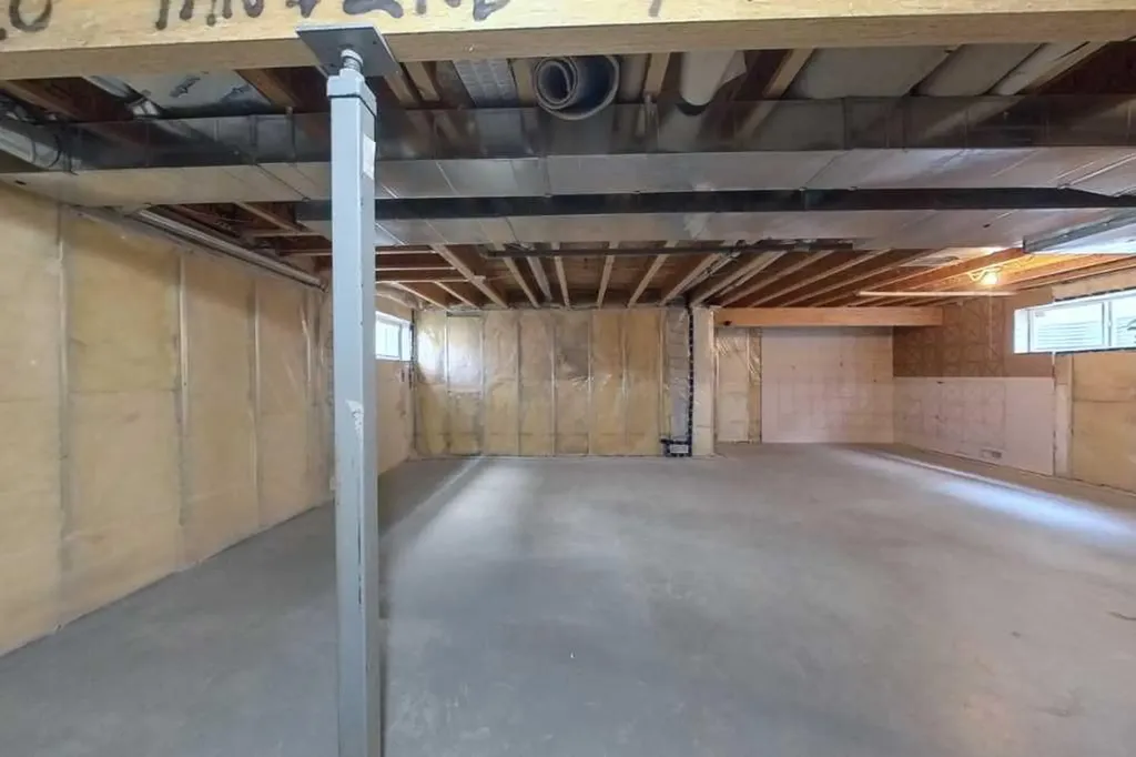 39 Simcoe Terrace SW Calgary AB T3H 4S3