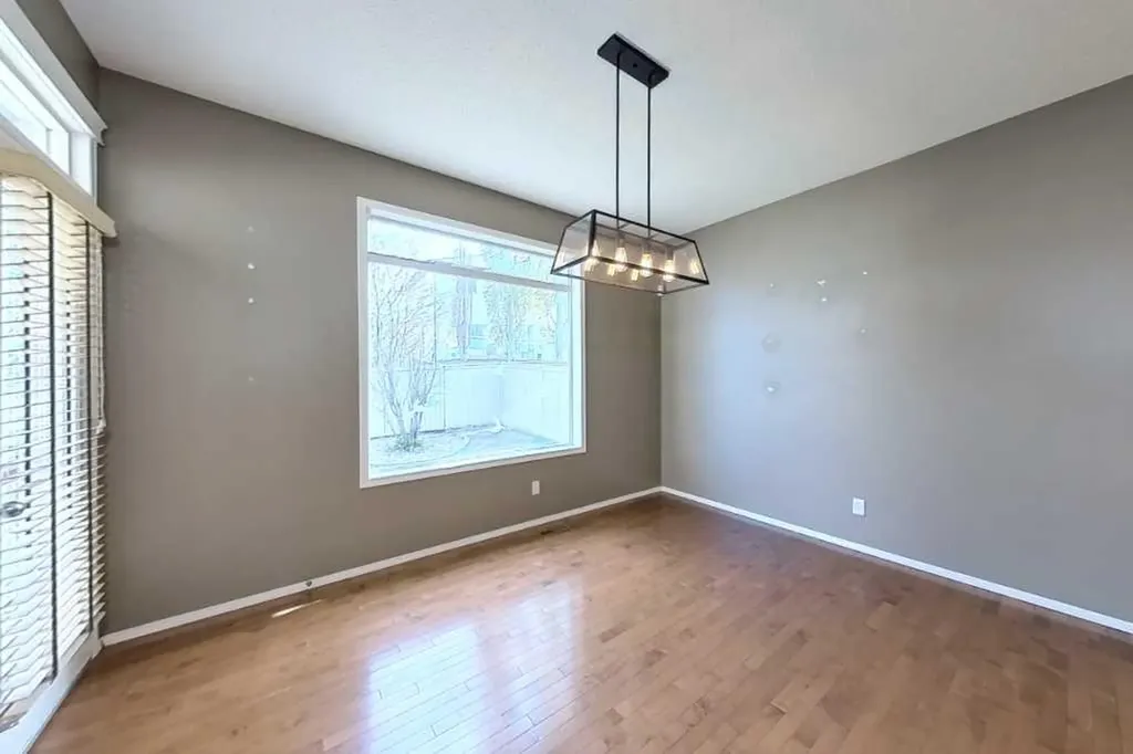 39 Simcoe Terrace SW Calgary AB T3H 4S3