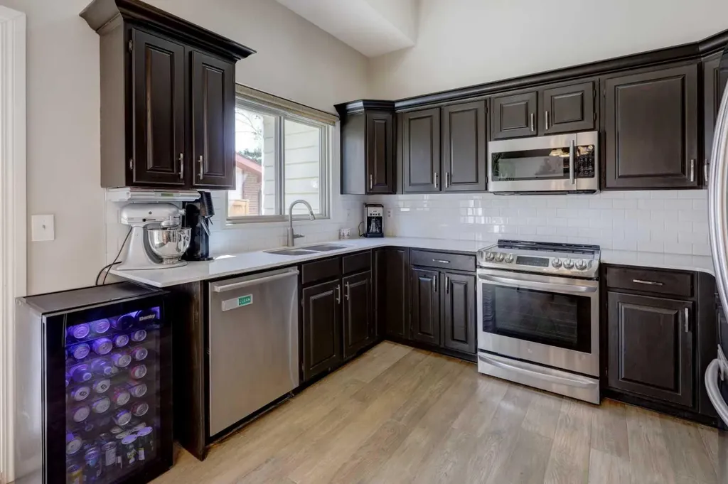 36 Edforth Road NW Calgary AB T3A 3V7
