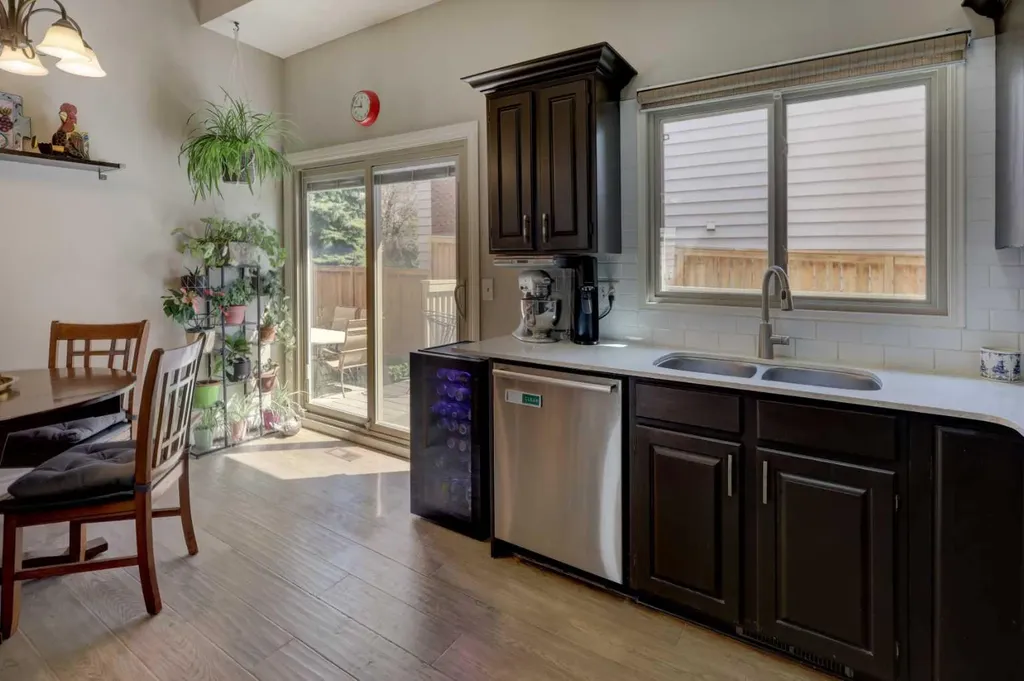 36 Edforth Road NW Calgary AB T3A 3V7