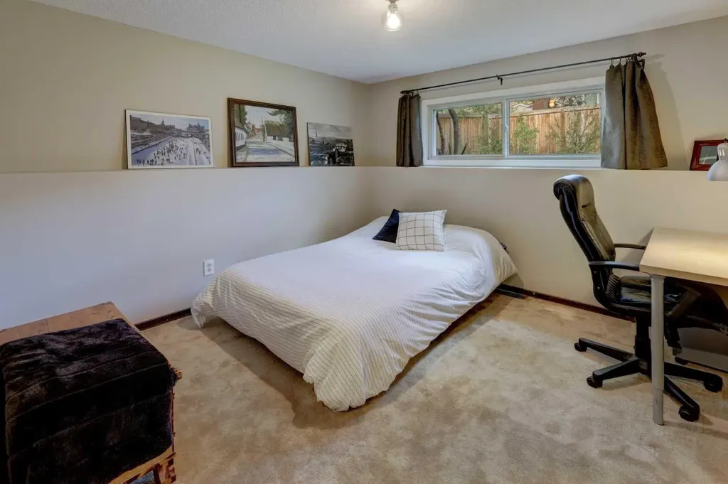36 Edforth Road NW Calgary AB T3A 3V7