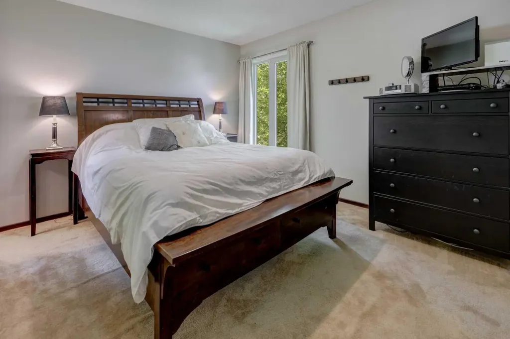 36 Edforth Road NW Calgary AB T3A 3V7