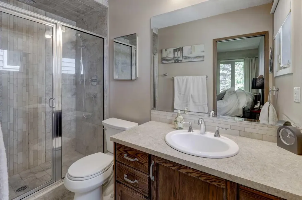 36 Edforth Road NW Calgary AB T3A 3V7