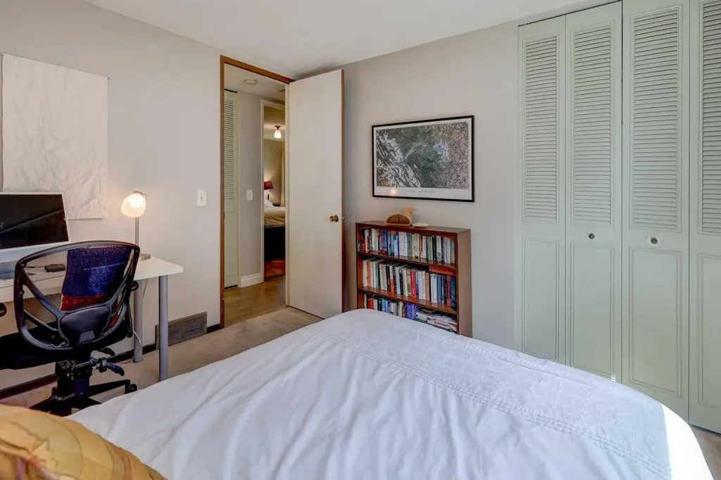 36 Edforth Road NW Calgary AB T3A 3V7