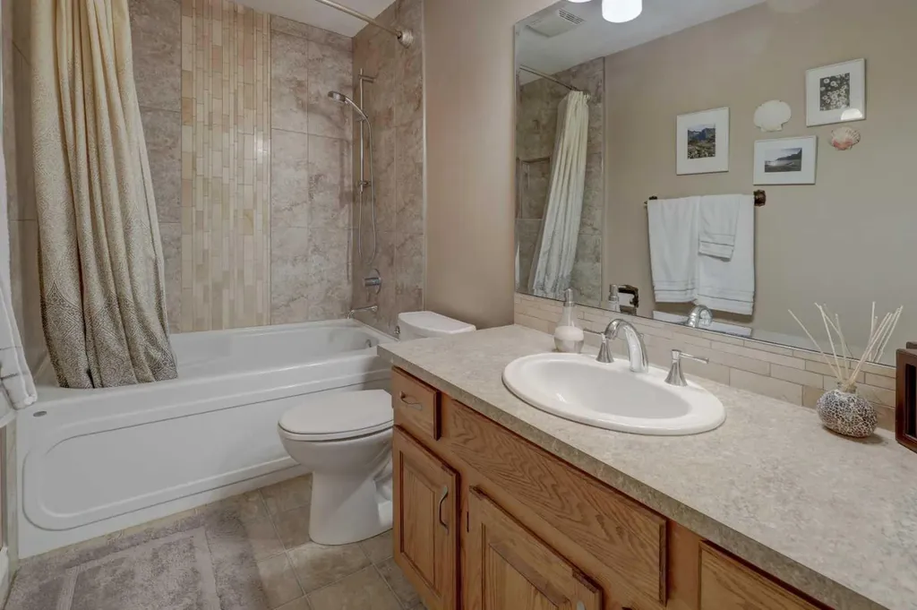 36 Edforth Road NW Calgary AB T3A 3V7