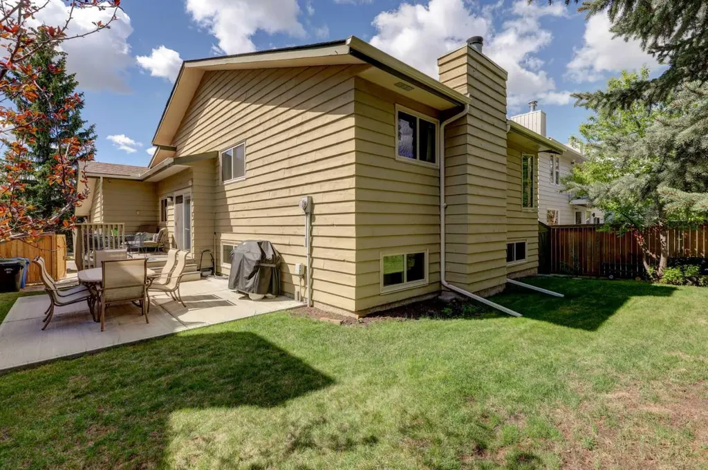 36 Edforth Road NW Calgary AB T3A 3V7