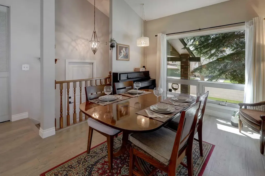 36 Edforth Road NW Calgary AB T3A 3V7