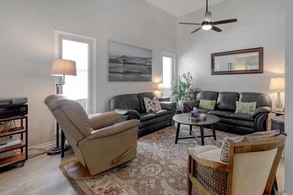 36 Edforth Road NW Calgary AB T3A 3V7