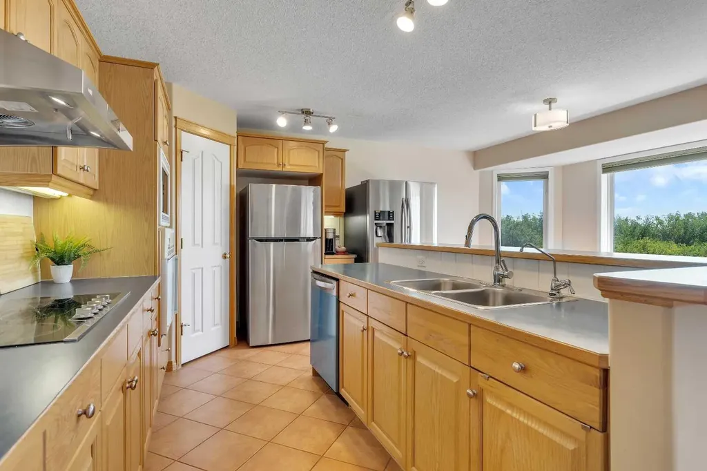 9 Panorama Hills Manor NW Calgary AB T3K 5K6