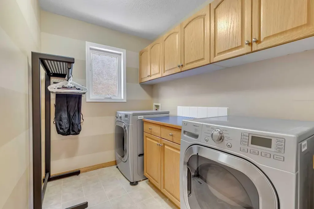 9 Panorama Hills Manor NW Calgary AB T3K 5K6