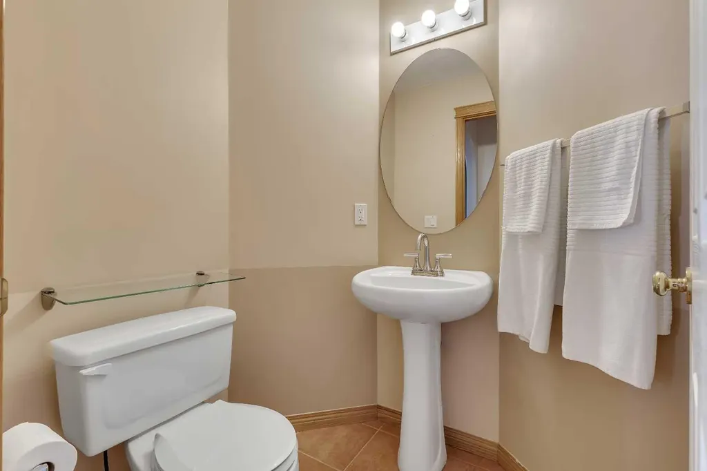 9 Panorama Hills Manor NW Calgary AB T3K 5K6