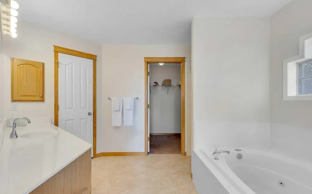 9 Panorama Hills Manor NW Calgary AB T3K 5K6