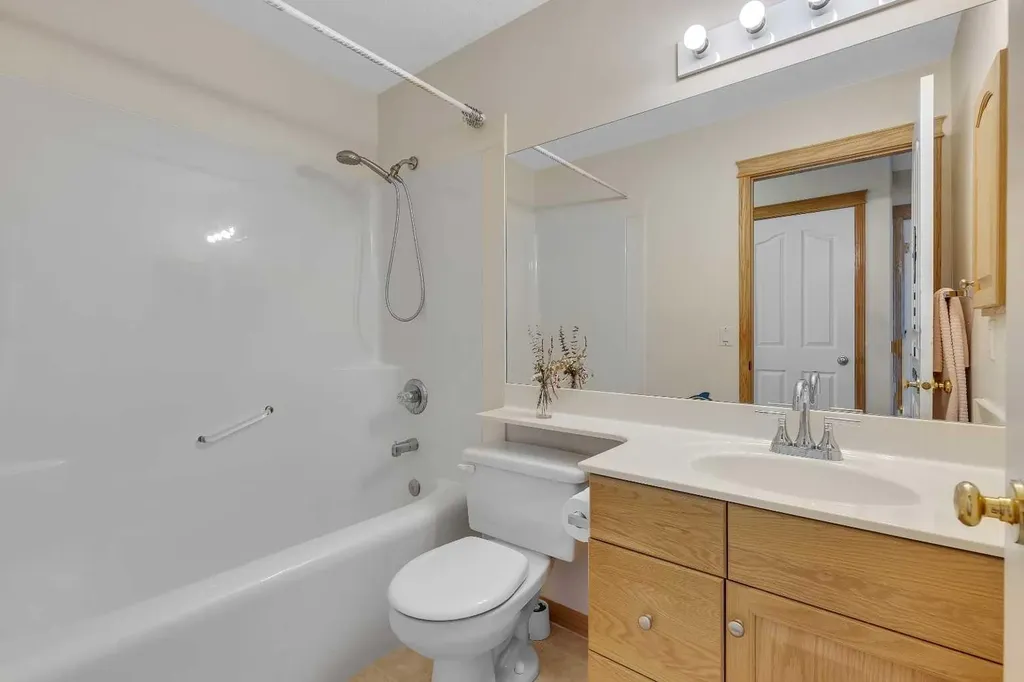 9 Panorama Hills Manor NW Calgary AB T3K 5K6