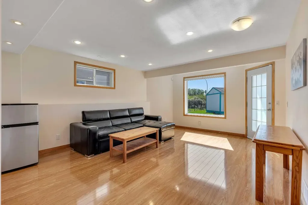 9 Panorama Hills Manor NW Calgary AB T3K 5K6