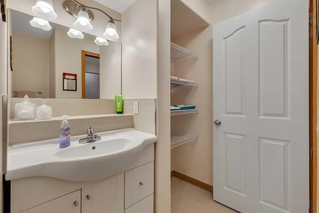 9 Panorama Hills Manor NW Calgary AB T3K 5K6