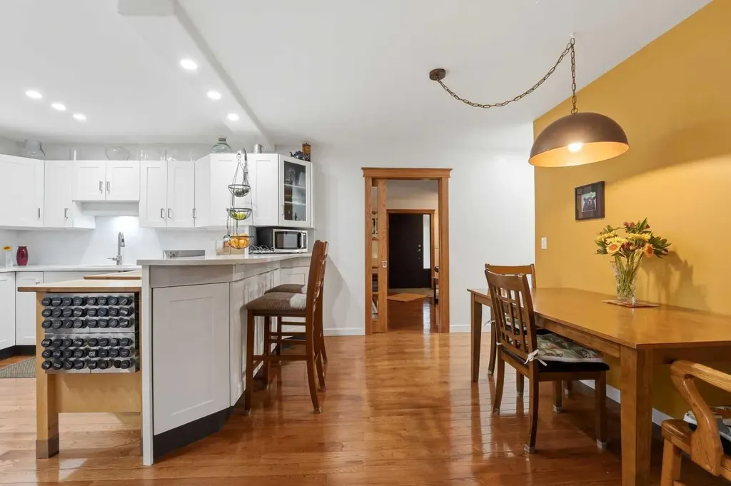 4444 50 Street Sylvan Lake AB T4S 1L6