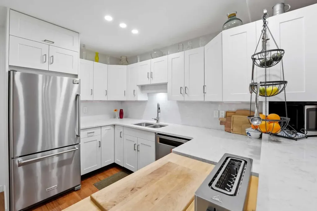 4444 50 Street Sylvan Lake AB T4S 1L6