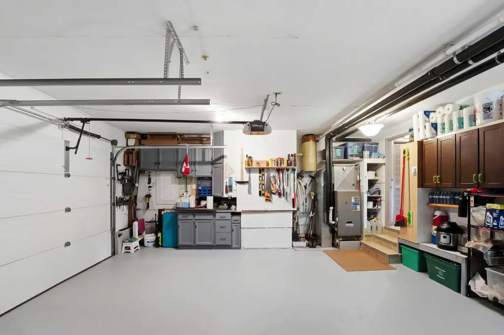 4444 50 Street Sylvan Lake AB T4S 1L6